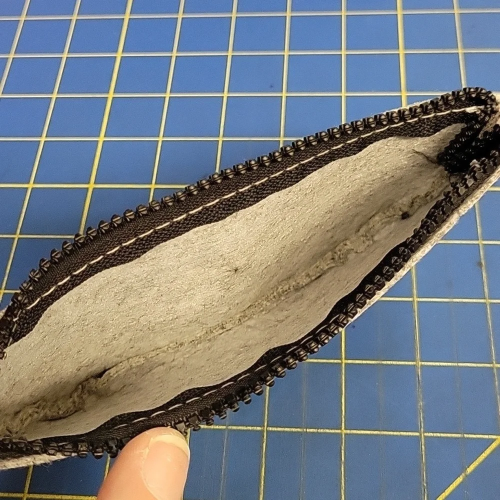 Gray Woolish Glasses Zipper Case Black